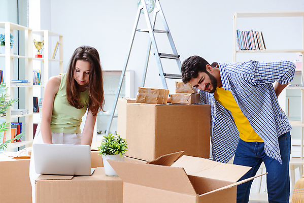 포토 JPG 해외이미지 직업 커플 포장 가족 모션 남편 새로움 주택 사람없음 컴퓨터 상자 쌓기 방 고통 아내 업무 배송 창고 서비스 패키지 무거움 온라인 짐싸기 판지 꺼내기 대출 요통 효과 해외202105 해외포토 감정 컨셉 관계 건물 금융 전자제품 작업 무게 허리통증 파일형식