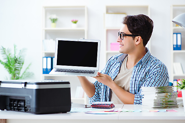 포토 JPG 해외이미지 직업 디자인 행복 비즈니스 탁자 직장 창조 미술 팜플렛 사람없음 그래픽 책 노트북 컴퓨터 사무실 디지털 스크린 모니터 공책 방 업무 작업 발표 인쇄 건축가 디자이너 스케치 예술가 화가 보여주기 온라인 제도 출판 프로젝트 프리랜서 해외202105 해외포토 감정 가구 회사 모션 문화예술 문구용품 전자제품 파일형식