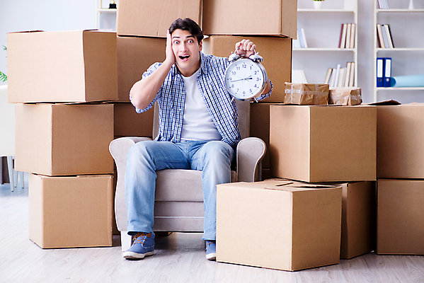 포토 JPG 해외이미지 직업 시계 비즈니스 포장 교통시설 모션 노동자 주택 사람없음 상자 사무실 방 화물 긴급 시간 업무 배송 창고 확인 서비스 공포 패키지 수납 짐싸기 판지 꺼내기 대출 경영 마감 분배 실종 해외202105 해외포토 교통 건물 금융 운송업 작업 사건 시설 파일형식