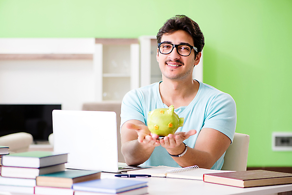 포토 JPG 해외이미지 학생 교육 행복 과학 졸업 교실 학교 수업 주택 앉기 사람없음 10대 책 학습 스터디 독서 시험 저축 돼지저금통 작업 절약 도서관 검색 교과서 준비 대학교 결제 시험공부 연습생 해외202105 해외포토 감정 컨셉 모션 청소년 교재 건물 금융 저금통 연습 파일형식
