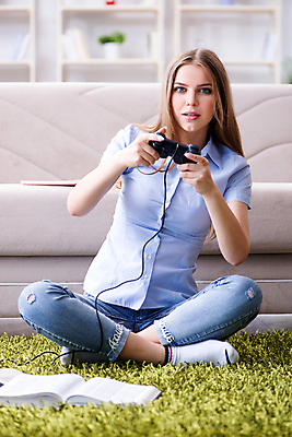 포토 JPG 해외이미지 학생 인터넷 놀이 주택 취미 사람없음 10대 컴퓨터 디지털 경쟁 방 운전 흐름 게임 레이싱 흥분 조이스틱 온라인 동영상 중독 패드 위로 게이머 관리자 비디오게임 인터페이스 제어 플레이어 좀비 가상 현실 중독자 해외202105 해외포토 감정 컨셉 모션 청소년 시합 건물 전자제품 게임기 파일형식