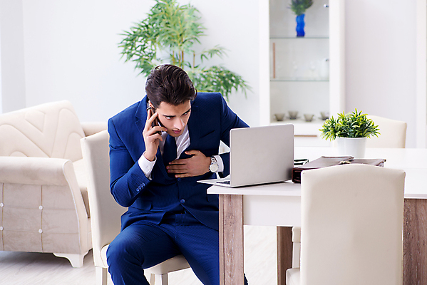 포토 JPG 해외이미지 직업 비즈니스 모바일 노동자 스트레스 주택 말하기 대화 사람없음 금융 노트북 스마트폰 핸드폰 컴퓨터 고통 하트 심장 죽음 업무 비즈니스맨 좌절 질병 공격 발사 실업자 종업원 고민 경영자 문제 온라인 빈털터리 파산 궤 타격 해외202105 해외포토 모양 남자 감정 컨셉 의학 모션 건물 경제 전자제품 스마트기기 작업 직장인 장기_의학 리더 파일형식