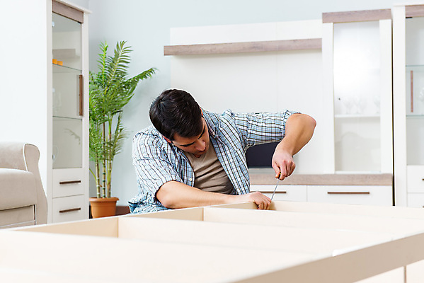포토 JPG 해외이미지 산업 가구 모션 노동자 새로움 책장 선반 아파트 주택 사람없음 내부 목재 기구 공구 나사 업무 수리 찬장 캐비닛 목수 목공예 고정 DIY 유지 국회 조립 깨짐 설치 업그레이드 잠금해제 재주꾼 핸드메이드 해외202105 해외포토 나무 직업 생활용품 컨셉 재료 취미 건물 도구 작업 공예 사물함 파일형식