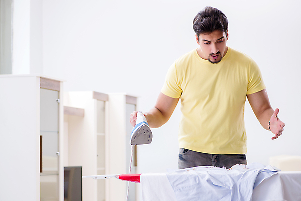 포토 JPG 해외이미지 직업 라이프스타일 옷 가사 가정 가족 남편 노동자 스트레스 주택 실내 사람없음 일상 기계 방 직물 최고 업무 작업 도움 좌절 빨래 수증기 청소 철 서비스 주부 언론 충격 청소부 가정부 다리미질 헬프 해외202105 해외포토 감정 컨셉 관계 내부 건물 라이프 생활 파일형식