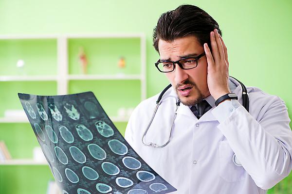 포토 JPG 해외이미지 엑스레이 건강 병원 사람없음 치료 컴퓨터 약 의사 긴급 실험실 좌절 분석 암 실수 보험 돌봄 방사선 스캐너 오류 해외202105 해외포토 감정 컨셉 의학 모션 실험 전자제품 의료진 질병 파일형식