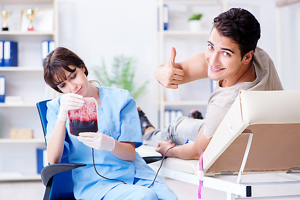 포토 JPG 해외이미지 가방 건강 병원 주사기 사람없음 치료 빨간색 약 환자 간호사 의사 엄지손가락 하트 액체 혈액 실험실 바이러스 질병 주기 감염 시스템 주사약 팔 암 정맥 기부 순서 돌봄 우수 살균 해외202105 해외포토 모양 잡화 컬러 손가락 의학 의료기기 모션 실험 신체부위 의료진 절기 혈관 파일형식