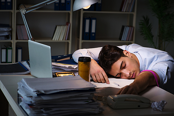 포토 JPG 해외이미지 직업 선 비즈니스 노동자 스트레스 직장 건강 피곤 주사기 사람없음 사무실 약 금지 시간 잠 업무 비즈니스맨 바늘 질병 야간 저녁 위험 경영자 문제 주사약 야근 중독 정맥 마약 해로움 남용 중독자 헤로인 해외202105 해외포토 자연요소 남자 컨셉 회사 의학 의료기기 도구 작업 직장인 리더 혈관 파일형식