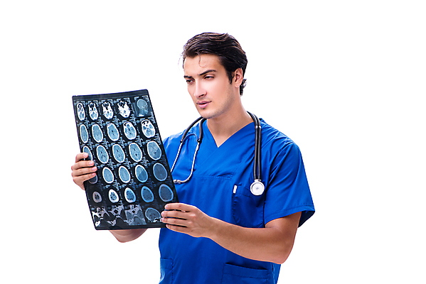 포토 JPG 해외이미지 응시 남자 의학 엑스레이 실내 병원 한명 들기 상반신 성인 옆모습 의사 집중 확인 흰배경 성인남자한명만 해외202105 해외포토 1 시선 뷰포인트 백그라운드 컨셉 모션 사람 내부 의료진 흰색 남자한명만 성인남자만 파일형식