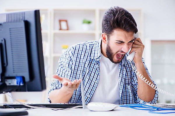 포토 JPG 해외이미지 인터넷 비즈니스 말하기 대화 사람없음 스마트폰 컴퓨터 사무실 웹 외침 손상 금지 분노 네트워크 기술자 바이러스 수리 좌절 연결 무선전화기 전화기 신호 와이파이 시스템 고정 문제 온라인 나쁜 깨짐 랜 모뎀 오류 접수 트러블 해외202105 해외포토 직업 감정 컨셉 모션 전자제품 핸드폰 스마트기기 소리 무선인터넷 파일형식