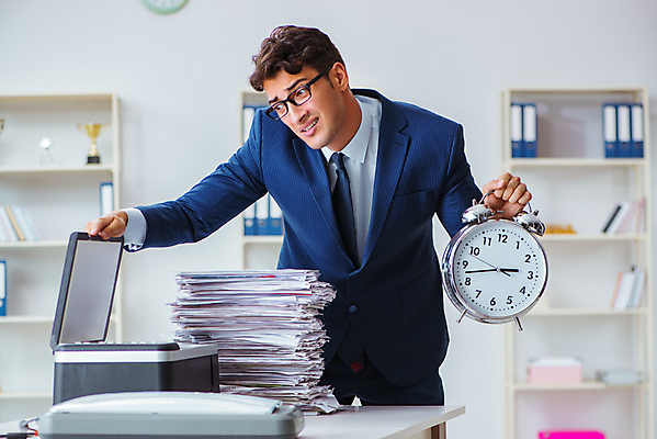 포토 JPG 해외이미지 직업 종이 시계 비즈니스 노동자 직장 서기 사람없음 컴퓨터 사무실 달리기 쌓기 디지털 기계 장비 시간 업무 작업 비즈니스맨 뉴스 인쇄 종업원 서비스 문서 팩스 야근 지연 경영 마감 스캐너 스캔 실종 해외202105 해외포토 남자 회사 모션 전자제품 사무용품 직장인 사건 파일형식