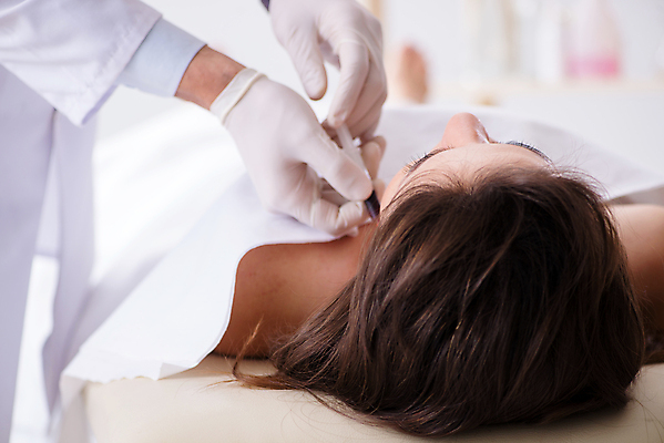 포토 JPG 해외이미지 여자 장갑 신체 병원 주사기 사람없음 약 꼬리표 라벨 의사 덮개 죽음 범죄 경찰 사건 신분 증거 시트 탐정 찌르기 살인 시체 자살 피해자 해외202105 해외포토 직업 잡화 의학 의료기기 모션 프레임 사람 피해 의료진 뚜껑 파일형식