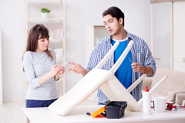 포토 JPG 해외이미지 커플 가구 의자 가족 남편 노동자 주택 함께함 사람없음 목재 주방 기구 공구 나사 스패너 아내 업무 도움 작업실 수리 캐비닛 목수 서비스 안락의자 목공예 고정 DIY 유지 국회 조립 깨짐 복원 설치 실리콘 업그레이드 재주꾼 해외202105 해외포토 나무 직업 생활용품 컨셉 재료 관계 취미 건물 도구 작업 공예 사물함 파일형식
