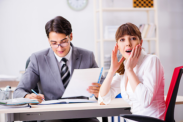 포토 JPG 해외이미지 행복 비즈니스 주택 대화 협상 설명 사람없음 사무실 판매 놀람 기록 비즈니스맨 비즈니스우먼 재산 구매 상담원 종업원 중개인 고객 계약 컨설턴트 상담 흥분 경영자 면접 투자 보험 변호사 대출 고용 부동산중개인 지원 채용 해외202105 해외포토 직업 여자 남자 감정 모션 부동산 표정 말하기 건물 금융 쇼핑 구직 직장인 사무원 전문직 리더 파일형식