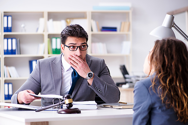 포토 JPG 해외이미지 종이 비즈니스 협상 사람없음 사무실 거래 비즈니스맨 비즈니스우먼 상담원 망치 고객 계약 컨설턴트 상담 법 의사봉 재판 법관 공정 판결 변호사 법정 불평 이혼 조언 주장 해외202105 카운슬러 해외포토 직업 여자 남자 공구 직장인 사무원 전문직 법률가 파일형식