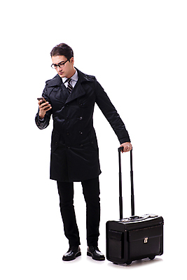 포토 JPG 해외이미지 여행 백그라운드 겨울 서류가방 가방 비즈니스 성공 모바일 휴가 항해 말하기 대화 서기 사람없음 스마트폰 핸드폰 여행객 여행가방 코트 짐 가을 흰색 업무 비즈니스맨 메시지 우아함 종업원 도착 출발 경영자 승객 고립 문자메시지 수하물 스타일 해외202105 해외포토 직업 잡화 계절 남자 컬러 컨셉 배_교통 모션 사람 전자제품 스마트기기 외투 작업 직장인 리더 파일형식