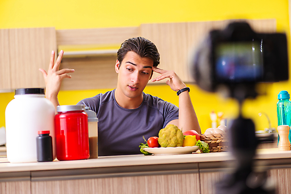 포토 JPG 해외이미지 모양 남자 음식 스포츠 인터넷 신체 다이어트 근육 주택 건강 대화 설명 사람없음 운동 약 카메라 촬영 에너지 항아리 네트워크 날씬함 연습 근육질 에어로빅 온라인 동영상 보충 단백질 블로거 블로그 소셜 도핑 해외202105 해외포토 의학 모션 말하기 사람 건물 전자제품 춤 도자기 몸매 영양소 파일형식