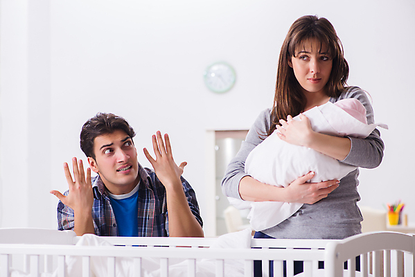 포토 JPG 해외이미지 어린이 가족 엄마 새로움 스트레스 피곤 사람없음 부모 소리 외침 임산부 놀이방 침실 고통 육아 분노 침대 아기 신생아 아빠 좌절 아래 간호 배고픔 눈물 가스 시끄러움 말다툼 비명 해외202105 해외포토 감정 가구 컨셉 관계 사람 임신 방향 싸움 위치 파일형식