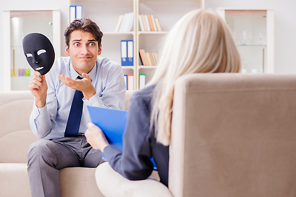 포토 JPG 해외이미지 직업 여자 스트레스 건강 가면 사람없음 치료 약 듣기 모임 환자 의사 슬픔 배우 토론 신분 방문 문제 테라피 거짓 돌봄 성격 숨기 우울증 위기 자부심 정신과 정신과의사 해외202105 해외포토 감정 의학 모션 병원 사람 뷰티 의료진 질병 연예인 파일형식