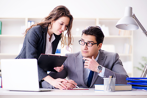 포토 JPG 해외이미지 직업 손 2 비즈니스 관계 노동자 스트레스 직장 사람없음 컴퓨터 사무실 터치 업무 비즈니스맨 비즈니스우먼 유혹 충돌 종업원 동료 경영자 비서 온라인 이슈 차별 목차 남용 해외202105 해외포토 여자 남자 컨셉 회사 신체부위 전자제품 작업 직장인 리더 파일형식