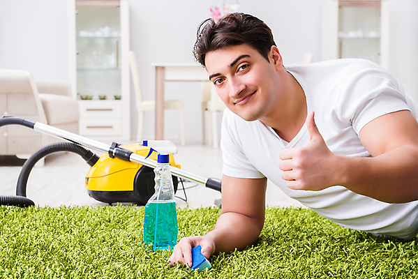 포토 JPG 해외이미지 직업 라이프스타일 응시 행복 가사 가정 남편 노동자 바닥 주택 사람없음 카펫 방 장비 엄지손가락 최고 업무 씻기 쓰레기 폐기물 빗자루 청소 서비스 주부 먼지 청소부 우수 위생관리 진공 해외202105 해외포토 시선 감정 손가락 관리 건물 생활 청결 작업 청소도구 절기 파일형식