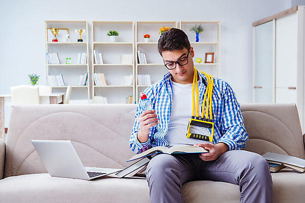 포토 JPG 해외이미지 학생 교육 음료 스포츠 졸업 교실 학교 건강 사람없음 책 물 학습 스터디 독서 운동 스트레칭 시험 정보 마시기 당기기 도서관 연습 교과서 준비 대학교 체육관 반항 해외202105 해외포토 자연요소 모션 교재 파일형식