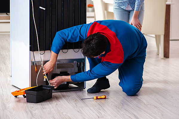 포토 JPG 해외이미지 남자 노동자 주택 사람없음 주방 기계 군인 공구 업무 기술자 엔지니어 수리 고객 확인 서비스 냉장고 고정 문제 질서 엔진 정비공 주인 유지 계약자 깨짐 냉각기 냉동고 설치 재주꾼 해외202105 해외포토 직업 컨셉 사람 건물 가전제품 도구 예절 작업 계약 국군 파일형식