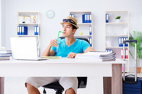 포토 JPG 해외이미지 여행 가방 비즈니스 휴가 설계 항해 사람없음 노트북 컴퓨터 선글라스 사무실 달리기 여행객 여행가방 공책 꿈 짐 마시기 칵테일 비즈니스맨 떨어짐 탈출 모험가 준비 예약 짐싸기 수하물 원정 파나마 해외202105 해외포토 잡화 남자 안경 컨셉 배_교통 모션 문구용품 주류 사람 전자제품 직장인 남아메리카 파일형식