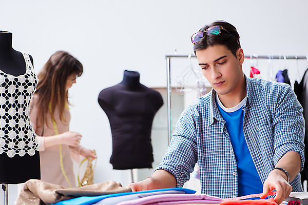 포토 JPG 해외이미지 모델 디자인 드레스 옷 생각 비즈니스 교실 학교 수업 정장 사람없음 학습 숫자 유행 교사 직물 업무 작업 마네킹 바느질 디자이너 강의 자르기 측정 테이프 실타래 수공예 계량기 재단 재단사 가정교사 배려 해외202105 해외포토 직업 문자 교육 모션 문구용품 공예 파일형식
