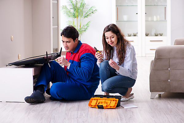 포토 JPG 해외이미지 직업 노동자 주택 사람없음 디지털 스크린 텔레비전 기계 군인 공구 업무 작업 도움 기술자 엔지니어 수리 확인 서비스 순환 전자 고정 펜치 유지 계약자 깨짐 설치 재주꾼 지원 해외202105 해외포토 컨셉 모션 건물 전자제품 도구 계약 국군 파일형식