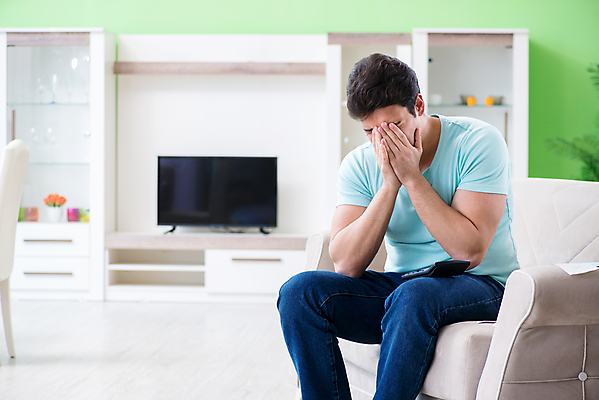 포토 JPG 해외이미지 종이 돈 가족 남편 설계 스트레스 사람없음 금융 경제 외침 계산기 슬픔 계산 좌절 문서 투자 문제 영수증 회계 보험 계산서 파산 대출 빚 세금 예산 위기 적자 비용 해외202105 해외포토 감정 컨셉 비즈니스 관계 문구용품 소리 장비 재산 파일형식