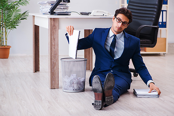 포토 JPG 해외이미지 직업 종이 회사 비즈니스 놀이 노동자 바닥 아이디어 농구 사람없음 사무실 바구니 재활용 쓰레기통 업무 작업 비즈니스맨 던지기 좌절 쓰레기 폐기물 종업원 양동이 계약 경영자 문서 바쁨 회계 낭비 경영 헹가래 회계사 브레인스토밍 해외202105 해외포토 남자 감정 컨셉 모션 경제 구기 축하 직장인 리더 친환경 파일형식