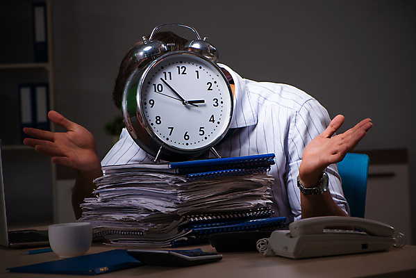 포토 JPG 해외이미지 시계 이동 비즈니스 노동자 스트레스 피곤 사람없음 사무실 쌓기 계산기 시간 업무 작업 비즈니스맨 계산 뉴스 야간 종업원 보고서 경영자 약속 바쁨 공포 야근 경영 마감 세금 압력 조언 회계사 실종 해외202105 해외포토 자연요소 직업 남자 컨셉 모션 문구용품 장비 직장인 사건 리더 파일형식
