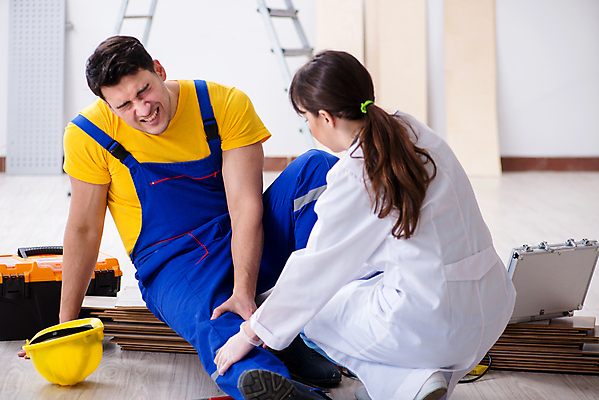 포토 JPG 해외이미지 직업 산업 신체 노동자 직장 건강 안전 사람없음 치료 약 고통 환자 의사 긴급 업무 도움 구출 상처 위험 구조원 사건 종업원 붕대 무릎 보험 장애 골절 깨짐 돌봄 양발 헬프 해외202105 해외포토 감정 컨셉 회사 의학 모션 신체부위 의료진 작업 파일형식