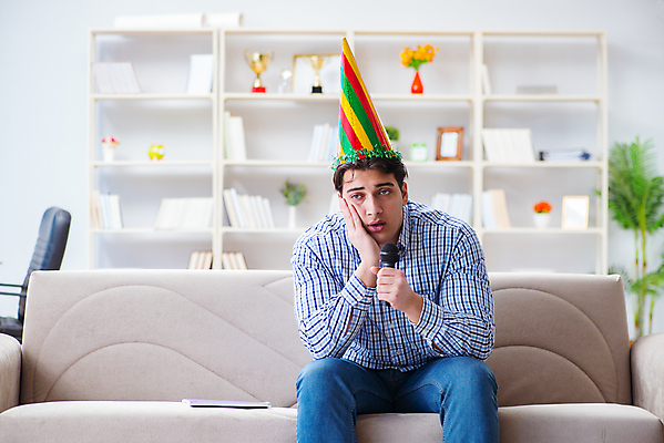 포토 JPG 해외이미지 모자 별 음악 노래 휴가 휴식 주택 취미 사람없음 10대 파티 콘서트 공연 연주자 음악가 방 가수 무대 광대 마이크 클럽 디스코 오디오 연예인 대회 목소리 노래방 멜로디 뮤지컬 실행 팝 생존 해외202105 해외포토 자연요소 직업 잡화 음향기기 컨셉 청소년 문화예술 이벤트 건물 전자제품 춤 파일형식