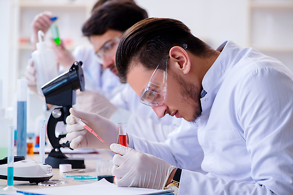 포토 JPG 해외이미지 학생 교육 과학 유리 건강 현미경 실험 3 사람없음 약 의사 액체 실험실 바이러스 DNA 생명공학 연구원 과학자 분석 동료 대학교 생물학 미생물 튜브 발견 조제 화학물질 화학자 해외202105 해외포토 직업 컨셉 의학 학교 관계 재질 생물 실험기구 의료진 화학 만들기 학자 파일형식