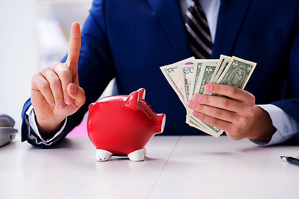 포토 JPG 해외이미지 직업 돈 비즈니스 사업가 아이디어 사람없음 금융 경제 사무실 달러 흐름 저축 돼지저금통 돼지 비즈니스맨 절약 속임수 황금 은퇴 종업원 경영자 투자 낙하산 뇌물 빈털터리 월급 파산 감탄 경영 보너스 부정부패 수입 예산 위기 해외202105 해외포토 남자 컨셉 포유류 저금통 직장인 재산 리더 파일형식