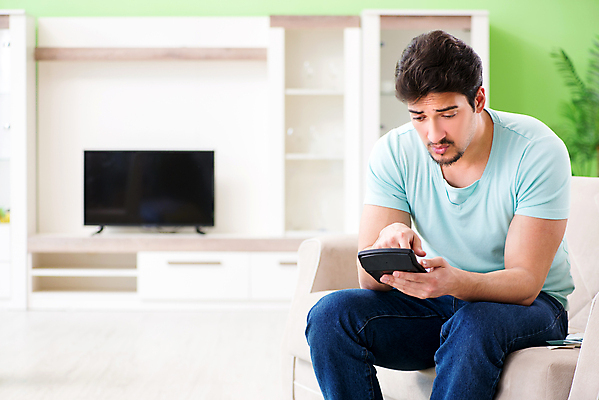 포토 JPG 해외이미지 종이 돈 가족 남편 설계 스트레스 사람없음 금융 경제 계산기 슬픔 절약 계산 좌절 문서 투자 문제 영수증 회계 보험 계산서 파산 대출 빚 세금 예산 위기 적자 비용 해외202105 해외포토 감정 컨셉 비즈니스 관계 문구용품 장비 재산 파일형식