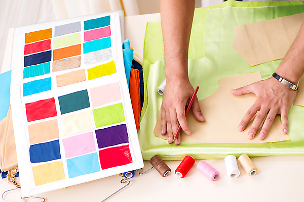 포토 JPG 해외이미지 모델 디자인 드레스 옷 패턴 비즈니스 직장 정장 사람없음 학습 숫자 유행 기계 직물 작업 작업실 실 선택 마네킹 바느질 디자이너 자르기 고객 측정 그림 테이프 계량기 재단 재단사 연습생 해외202105 해외포토 직업 문자 교육 컨셉 무늬 회사 모션 문구용품 연습 파일형식