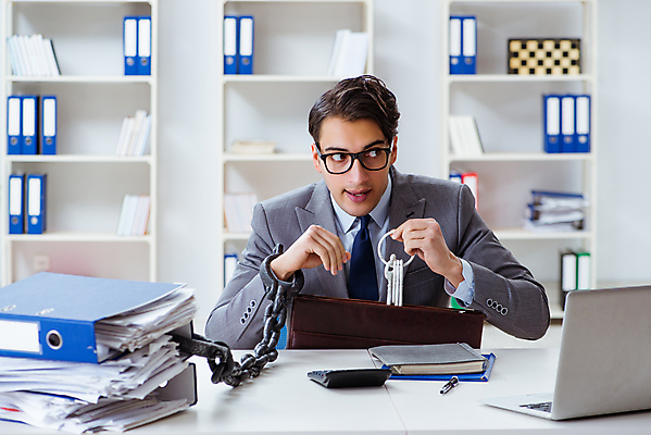 포토 JPG 해외이미지 종이 비즈니스 열쇠 설계 노동자 사람없음 컴퓨터 사무실 쌓기 자유 시간 업무 작업 비즈니스맨 묶기 탈출 교도소 수갑 책상 경영자 바쁨 업무과다 야근 종료 노예 떠남 마감 죄수 해외202105 해외포토 직업 남자 가구 컨셉 모션 전자제품 직장인 감옥 리더 파일형식