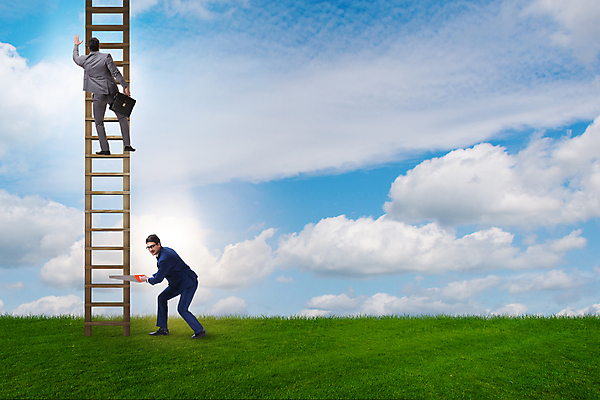 포토 JPG 해외이미지 직업 비즈니스 사다리 노동자 사람 사람없음 경쟁 업무 비즈니스맨 범죄 위험 발사 라이벌 충돌 자르기 실업자 실업 종업원 경영자 승진 부정부패 우울증 해외202105 해외포토 남자 컨셉 모션 도구 작업 직장인 질병 리더 파일형식