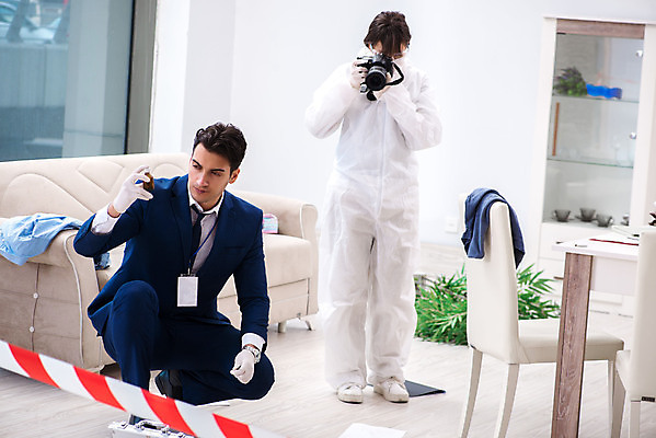 포토 JPG 해외이미지 신체 비즈니스 사람없음 사무실 카메라 시험 모임 죽음 혈액 범죄 경찰 수집 중개인 사진사 검색 보안 법 테이프 장면 증거 감독관 탐정 발견 살인 시체 자취 지문 피해자 해외202105 해외포토 직업 교육 문구용품 안전 사람 전자제품 피해 작가 파일형식