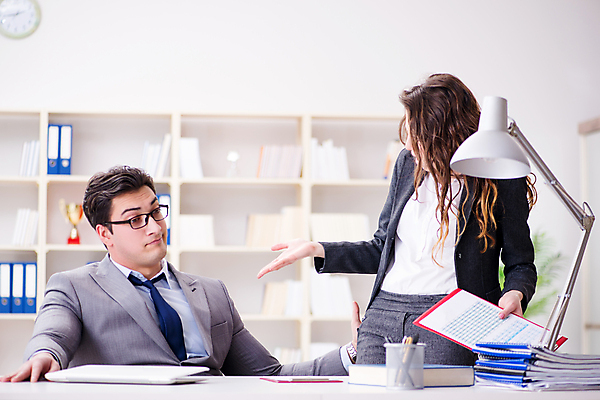 포토 JPG 해외이미지 직업 손 2 비즈니스 관계 노동자 스트레스 직장 사람없음 컴퓨터 사무실 터치 분노 업무 비즈니스맨 비즈니스우먼 유혹 충돌 종업원 동료 경영자 비서 온라인 이슈 차별 남용 해외202105 해외포토 여자 남자 감정 컨셉 회사 신체부위 전자제품 작업 직장인 리더 파일형식