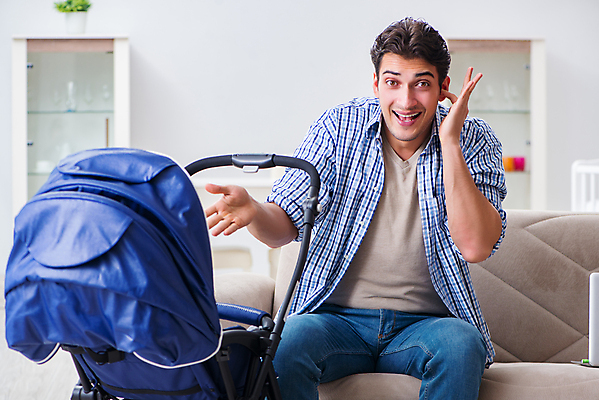 포토 JPG 해외이미지 응시 딸 아들 어린이 비즈니스 가족 남편 휴가 새로움 주택 사람없음 부모 소리 카트 놀이방 침실 육아 침대 아기 신생아 잠 작업 아빠 작음 간호 유모차 보여주기 돌봄 떠남 비명 프리랜서 해외202105 해외포토 직업 시선 가구 컨셉 관계 모션 사람 건물 아기용품 크기 파일형식