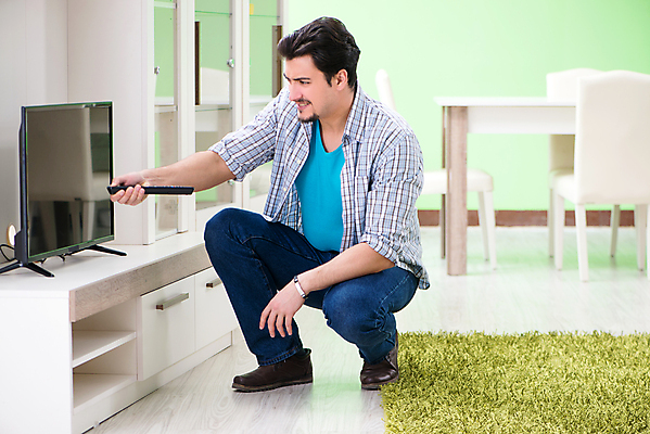 포토 JPG 해외이미지 남편 노동자 주택 사람없음 디지털 스크린 모니터 텔레비전 기계 최고 업무 작업 기술자 수리 좌절 연결 확인 서비스 신호 전자 방송 전염 고정 문제 멀리 정비공 DIY 유지 깨짐 설치 아마추어 재주꾼 지원 채널 하드웨어 해외202105 해외포토 직업 감정 컨셉 취미 건물 전자제품 컴퓨터 질병 감염 파일형식