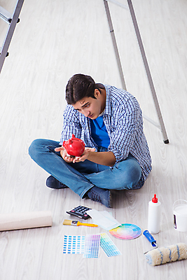포토 JPG 해외이미지 직업 벽 돈 사다리 벽지 주택 앉기 사람없음 장식 페인트 저축 돼지저금통 붓 업무 작업 절약 팔레트 수리 디자이너 양동이 그림 페인트붓 화가 부활 DIY 빈털터리 파산 계약자 복원 업그레이드 예산 해외202105 해외포토 컨셉 모션 취미 건물 금융 저금통 도구 재산 계약 파일형식