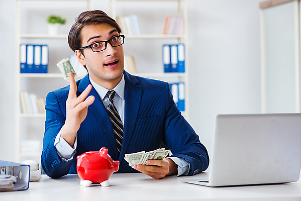 포토 JPG 해외이미지 직업 행복 돈 비즈니스 사업가 사람없음 금융 경제 사무실 달러 흐름 저축 돼지저금통 돼지 비즈니스맨 절약 속임수 황금 은퇴 종업원 경영자 투자 낙하산 보여주기 뇌물 빈털터리 월급 파산 보너스 부정부패 수입 예산 위기 해외202105 해외포토 남자 감정 컨셉 포유류 모션 저금통 직장인 재산 리더 파일형식