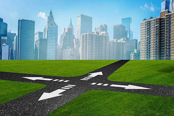 포토 JPG 해외이미지 직업 도로 길 지도 비즈니스 가이드 미래 설계 화살 아이디어 사람없음 정보 도전 업무 표지판 선택 계획 위험 오솔길 질문 방향 왼쪽 교차로 사인 기회 회전 전략 문제 네비게이션 해결 방법 위기 잘못 충고 혼란 해외202105 해외포토 컨셉 교통시설 알림판 작업 파일형식