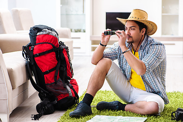 포토 JPG 해외이미지 학생 응시 남자 여행 지도 가방 배낭 호텔 휴가 설계 주택 항해 사람없음 세계 여행객 여행가방 트래킹 쌍안경 캠핑 방 하이킹 짐 검색 준비 팩 예약 짐싸기 루트 백패커 수하물 원정 하이커 해외202105 해외포토 시선 잡화 컨셉 배_교통 숙소 레저 사람 건물 화장품 망원경 파일형식