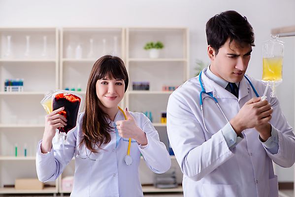 포토 JPG 해외이미지 가방 건강 병원 주사기 미소 사람없음 치료 빨간색 약 노란색 간호사 의사 엄지손가락 하트 심장 바늘 액체 혈액 질병 주기 감염 시스템 주사약 팔 암 기부 순서 돌봄 치유 살균 해외202105 해외포토 모양 잡화 컬러 손가락 의학 의료기기 모션 표정 신체부위 의료진 도구 장기_의학 파일형식