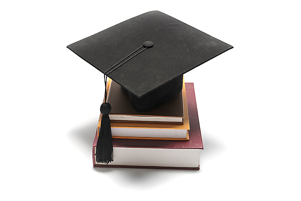 포토 JPG 해외이미지 학생 전통 해외 교육 백그라운드 컨셉 졸업 학교 성공 수업 졸업생 사람없음 책 스터디 쌓기 검은색 시험 흰색 졸업장 대학교 승진 주인 고립 정책 캡모자 해외202004 해외202105 해외포토 모자_잡화 컬러 모션 학습 파일형식